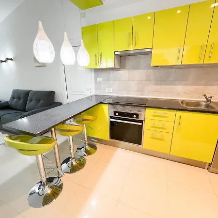 Island Village Apartment *